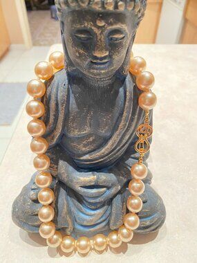 New. Kenneth J. Lane classic ivory pearl necklace